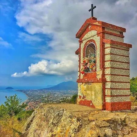 Monte Acuto - Natura, Mare & Relax In Piscina Toirano
