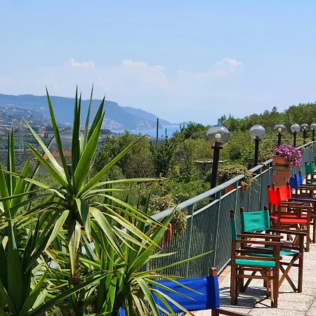 مزرعة للإقامة Monte Acuto - Natura, Mare & Relax In Piscina تويرانو