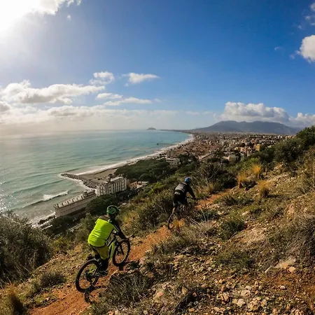 Monte Acuto - Natura, Mare & Relax In Piscina Toirano