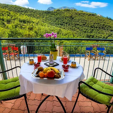 Monte Acuto - Natura, Mare & Relax In Piscina Toirano
